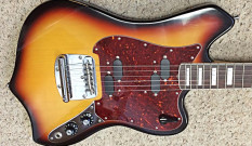 Fender Maverick Replica